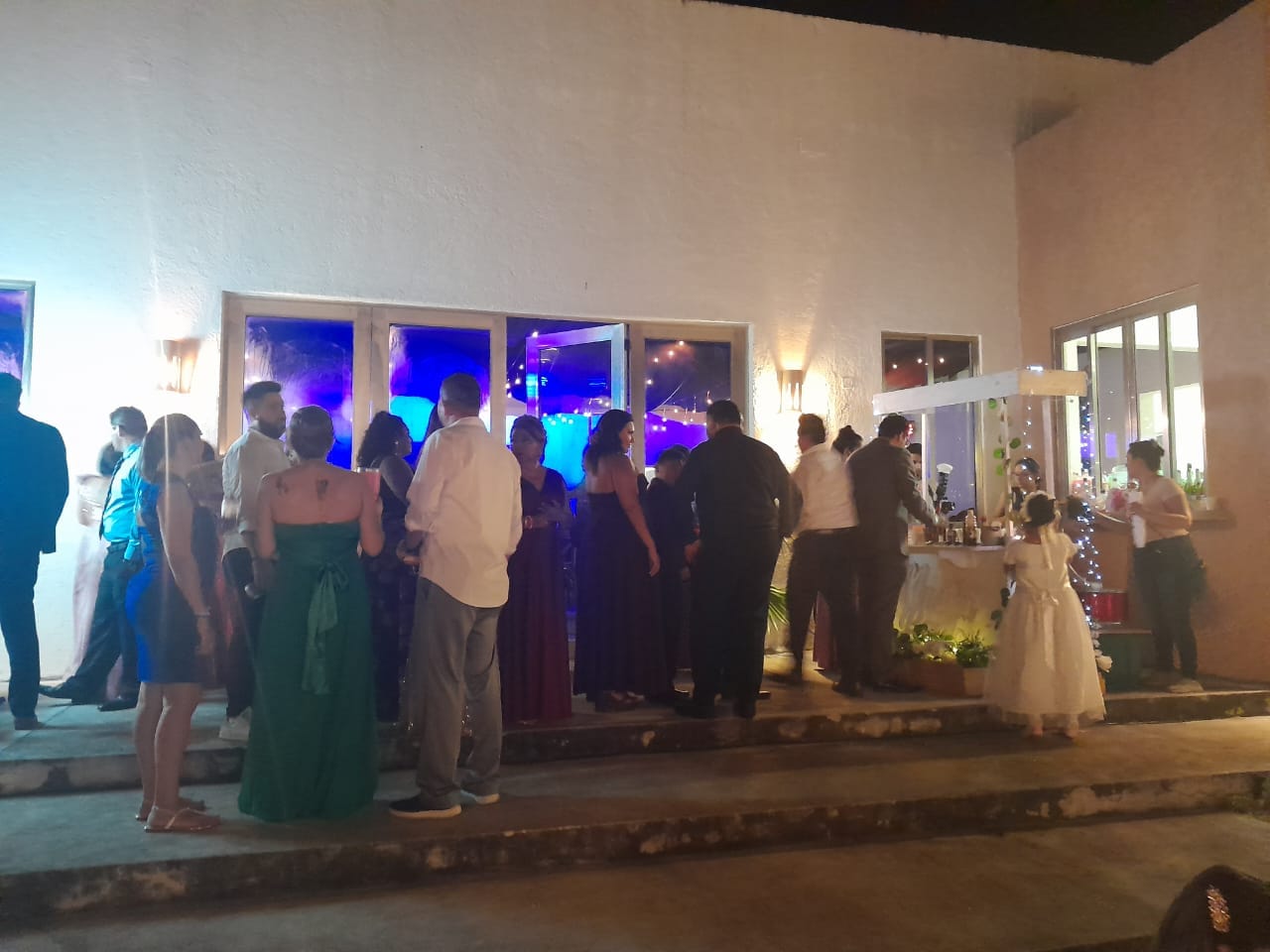 Evento social con stand de paletitas