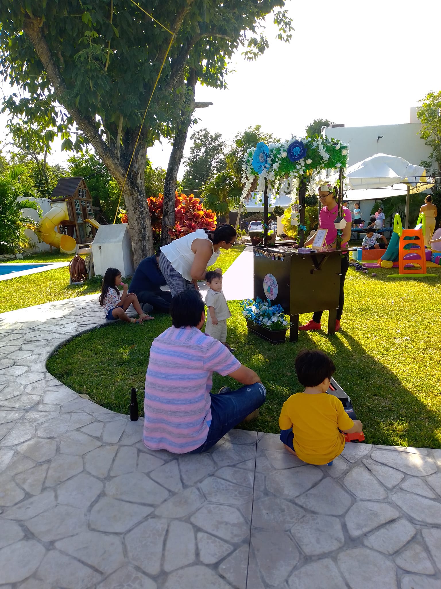 Stand de paletitas en jardín